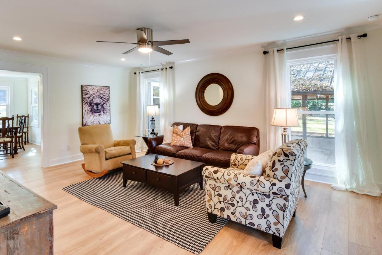Tranquil Travelers Rest Home With Fire Pit! Exterior photo