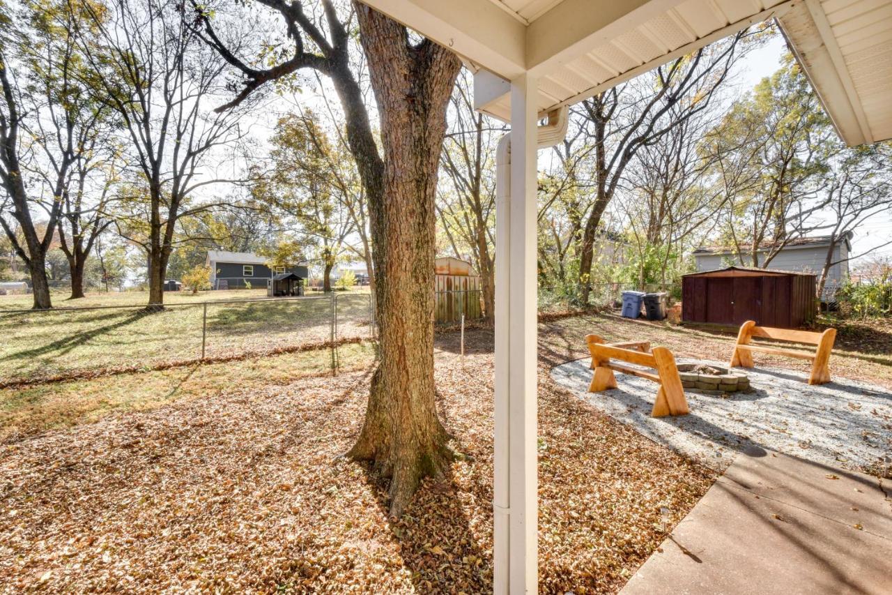 Tranquil Travelers Rest Home With Fire Pit! Exterior photo